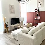Le Magenta Centre De Laval Proche Gare Apartment *