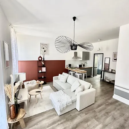 Le Magenta Centre De Laval Proche Gare 아파트