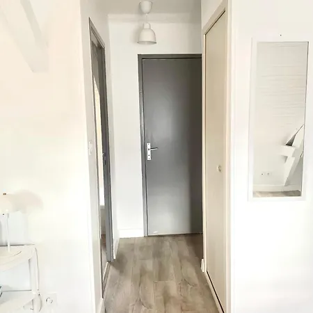 Le Magenta Centre De Laval Proche Gare *