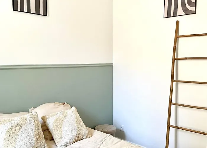 Le Magenta Centre De Laval Proche Gare