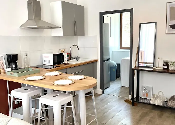 Le Magenta Centre De Laval Proche Gare