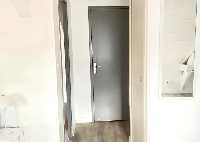 Le Magenta Centre De Laval Proche Gare *